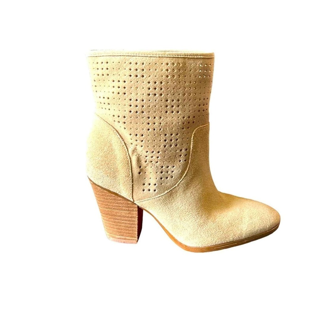 Enzo Angiolini Eagettup Tan Suede Perforated Ankle Boots 6M FSD 0314